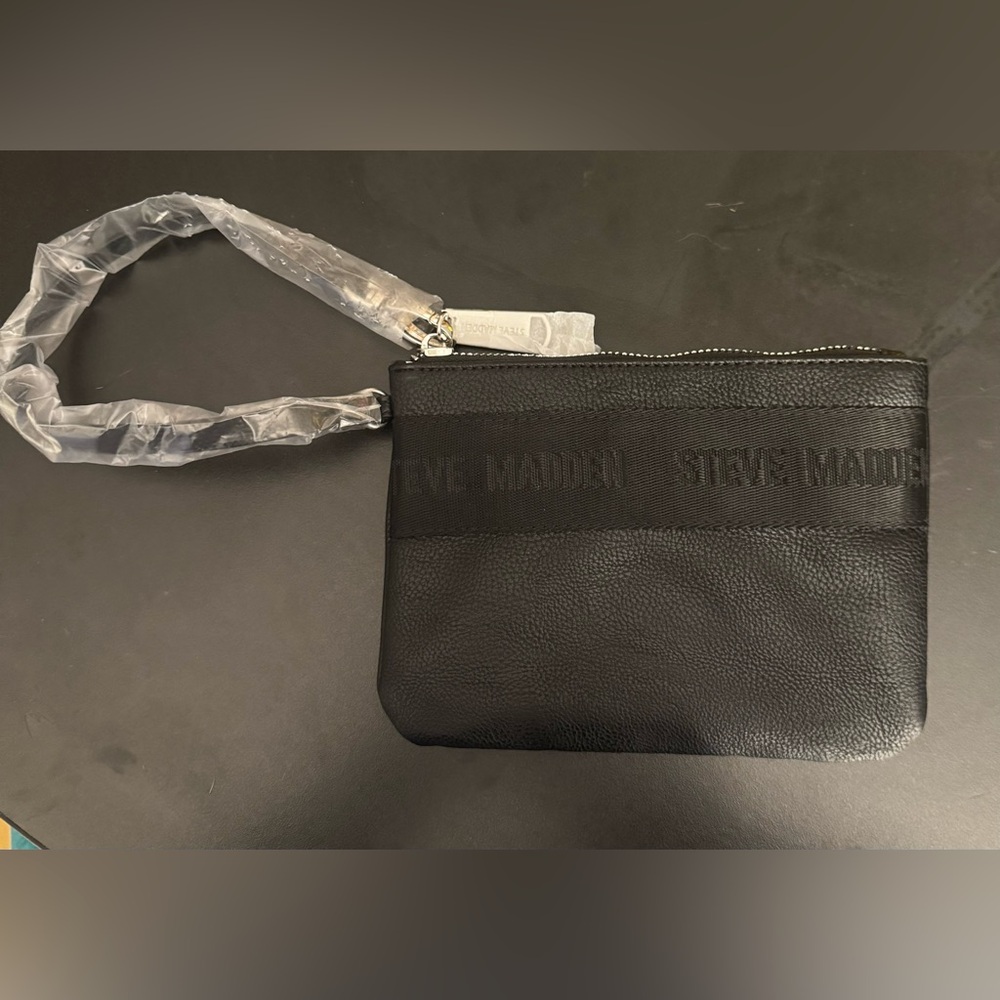 Steve Madden wristlet NWOT